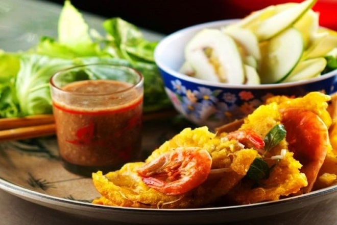 How to make tomato fish sauce to eat pancakes